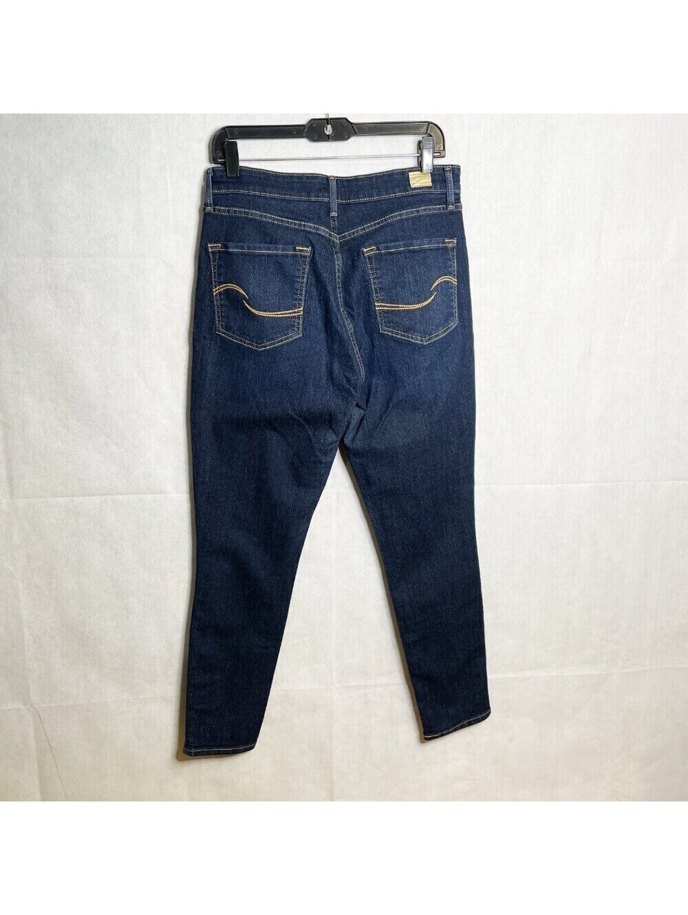 Signature by Levi Strauss Gold Label Totally Shaping Skinny Jeans Dark Wash - Picture 2 of 7